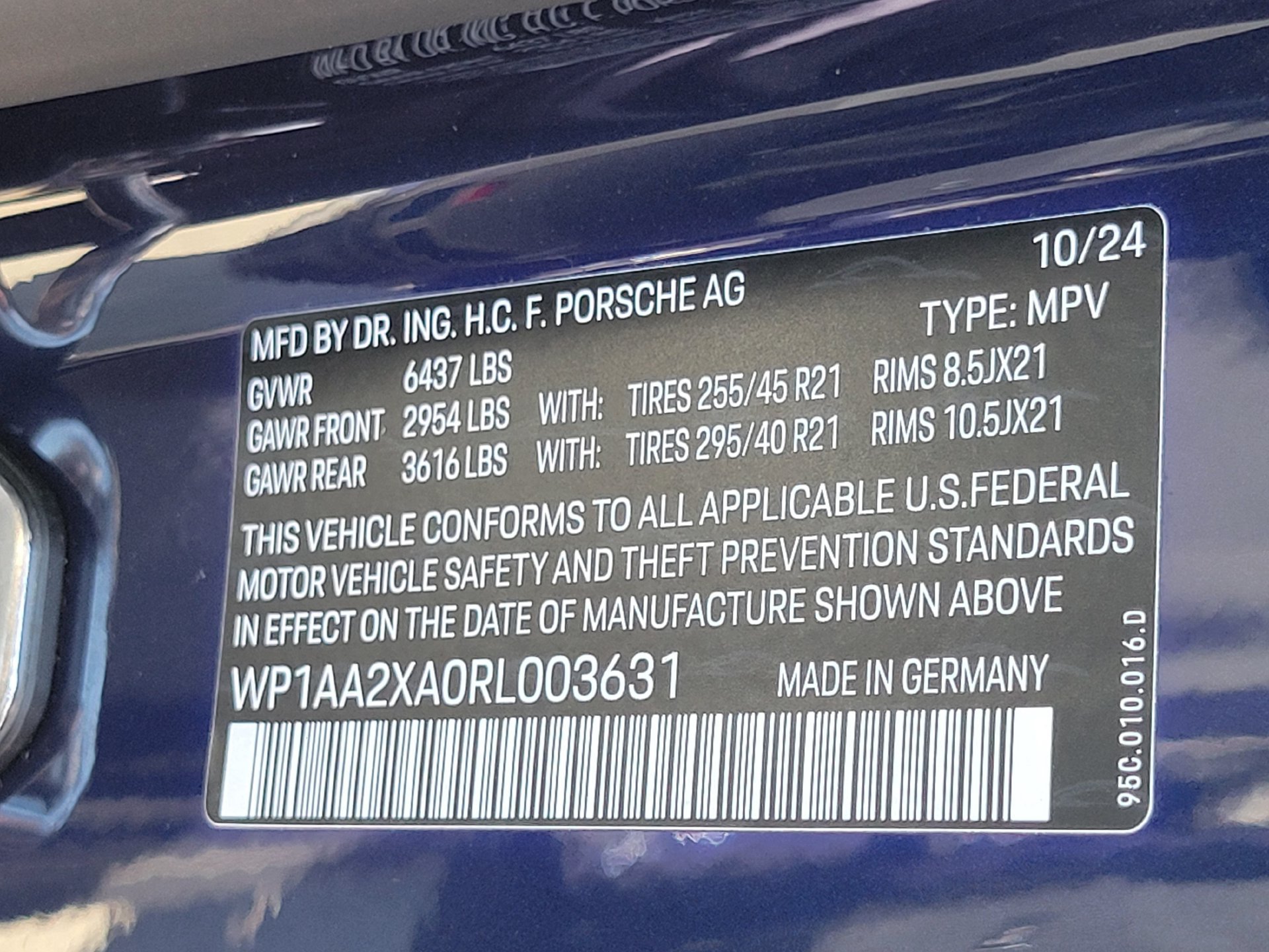 Certified 2024 Porsche Macan 4 Electric AWD/4WD image 37