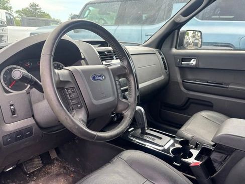 Used 2011 Ford Escape Limited w/ 302A Rapid Spec Order Code FWD image 12