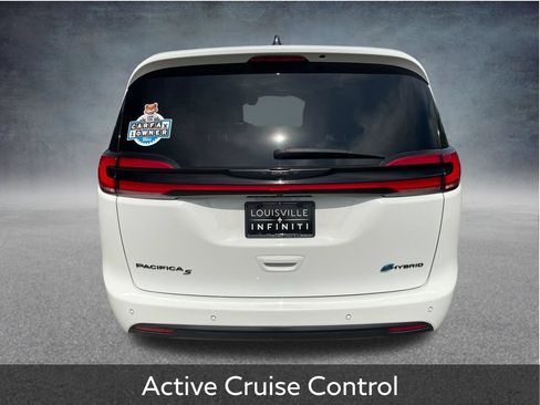 Used 2024 Chrysler Pacifica Limited FWD image 7