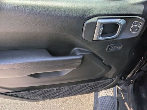 Used 2022 Jeep Wrangler Unlimited Sport AWD/4WD image 9