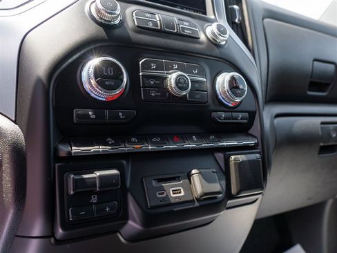 Used 2020 GMC Sierra 1500 SLE w/ X31 Off-Road Package AWD/4WD image 34