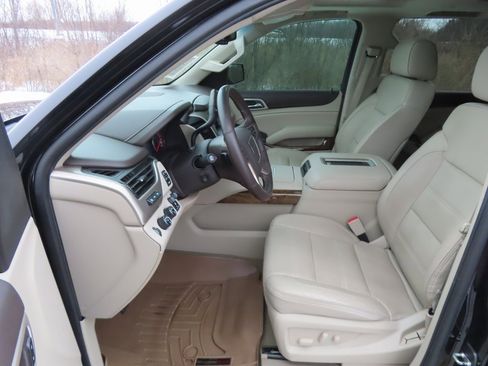 Used 2016 GMC Yukon XL Denali w/ Open Road Package image 32