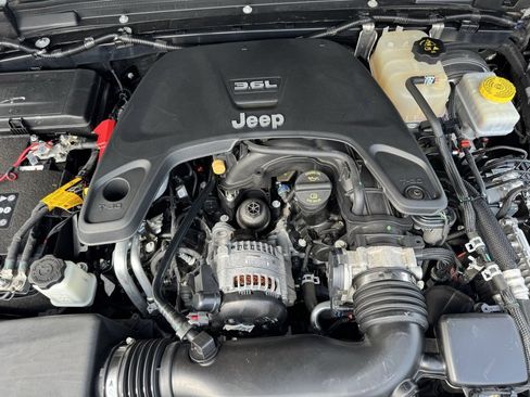 Used 2021 Jeep Wrangler Unlimited Rubicon image 23