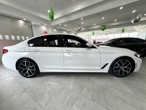 Used 2022 BMW 540i xDrive w/ M Sport Package image 9