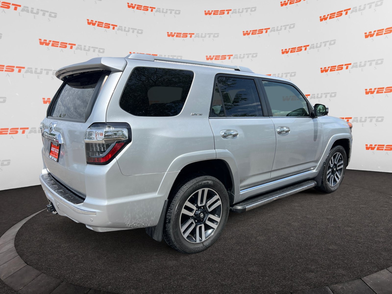 Used 2016 Toyota 4Runner Limited AWD/4WD image 5