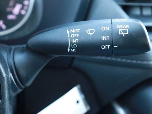 Used 2021 Toyota RAV4 LE image 27