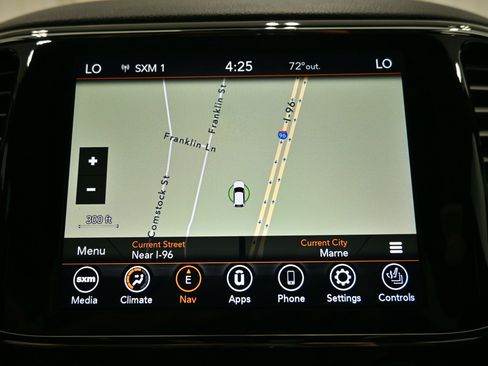 Used 2019 Jeep Grand Cherokee Limited AWD/4WD image 15