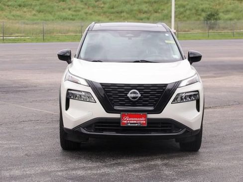 Certified 2023 Nissan Rogue SV w/ SV Premium B Package AWD/4WD image 4