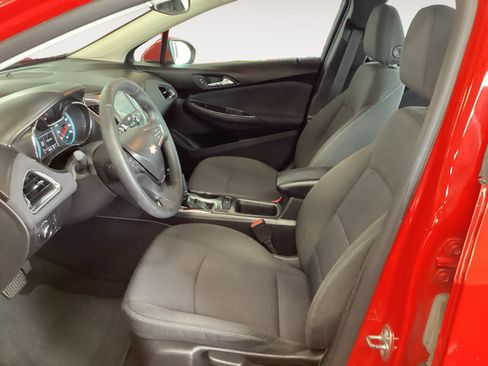 Used 2017 Chevrolet Cruze LT FWD image 9