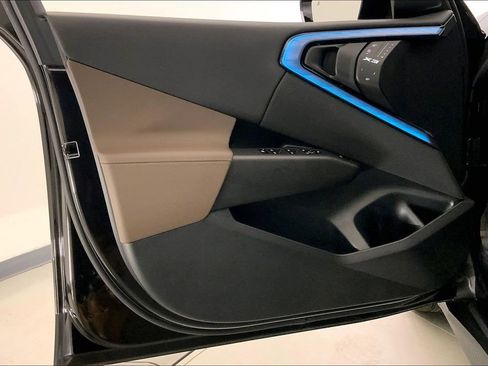 Certified 2025 BMW X3 xDrive30i w/ Premium Package AWD/4WD image 24