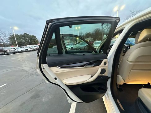 Used 2017 BMW X6 xDrive35i image 29