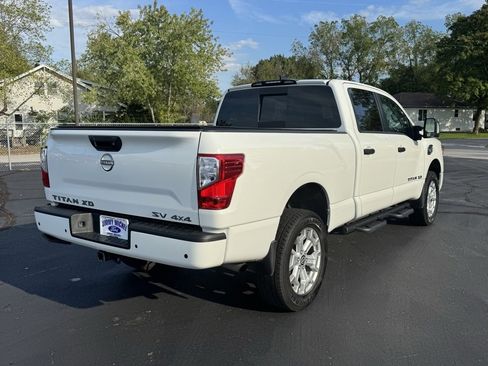 Used 2024 Nissan Titan SV w/ SV Convenience Package image 20