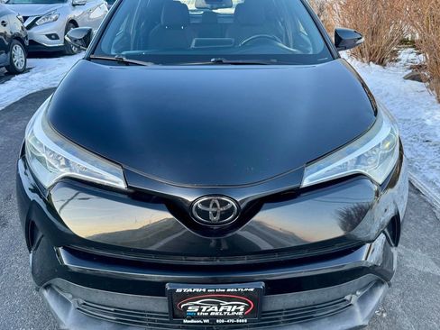 Used 2018 Toyota C-HR XLE FWD image 3