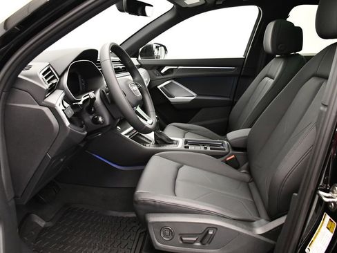 Used 2025 Audi Q3 2.0T Premium Plus w/ Premium Plus Package image 39