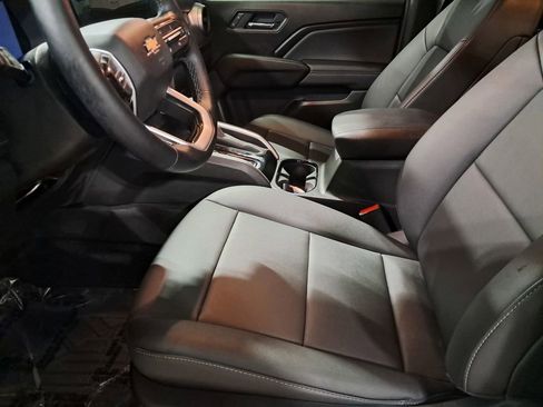 Used 2025 Chevrolet Colorado LT w/ LT Convenience Package image 10