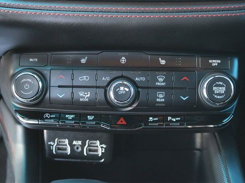 Used 2025 Dodge Durango GT image 10