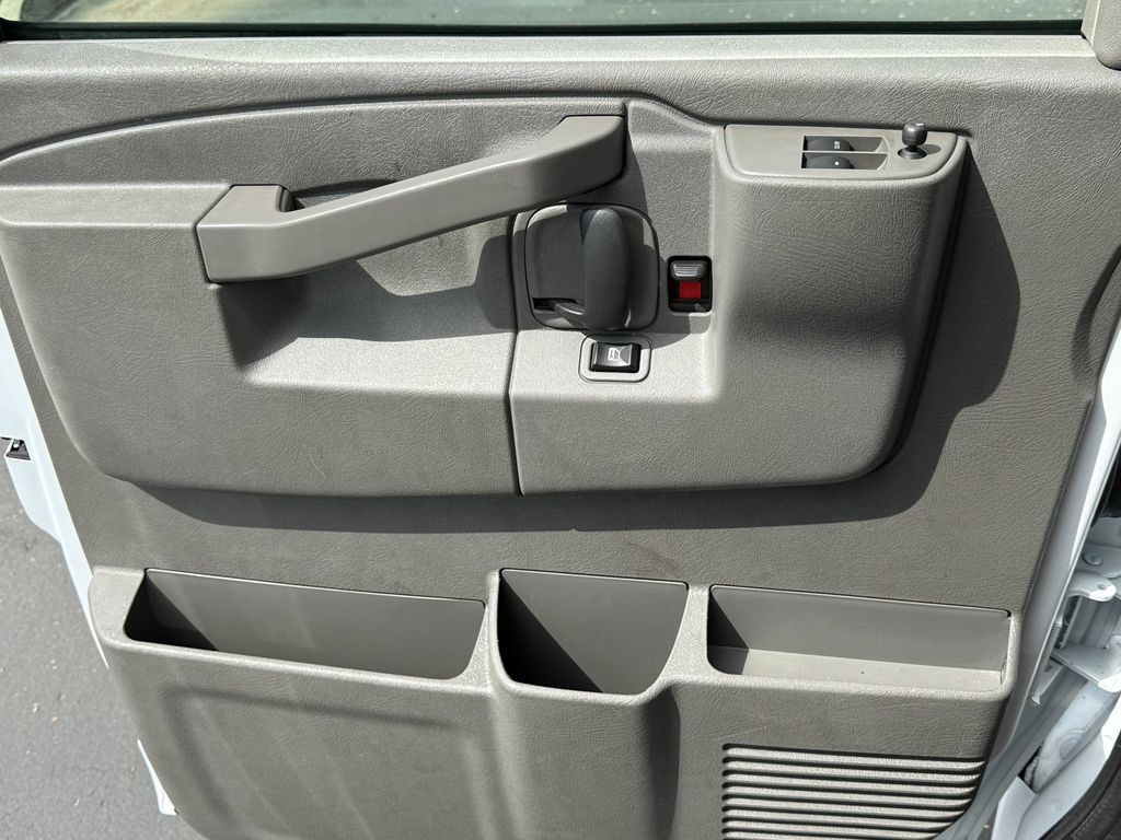 Used 2025 GMC Savana 2500 w/ Driver Convenience Package RWD image 27