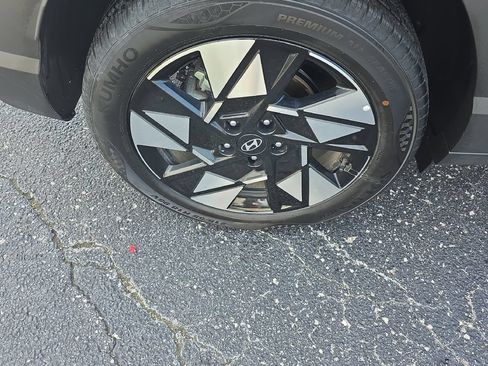 Used 2025 Hyundai Kona SEL FWD image 12