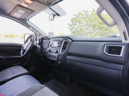 Used 2017 Nissan Titan S image 34