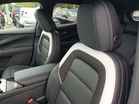 New 2025 Chevrolet Blazer EV LT image 28