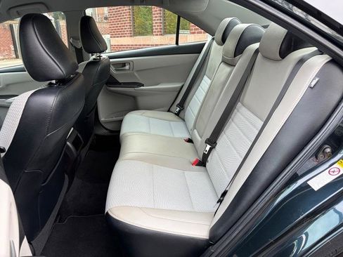 Used 2016 Toyota Camry SE image 25