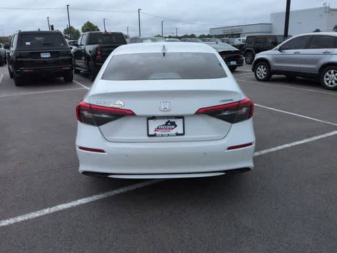 Used 2023 Honda Civic Touring image 7