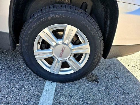 Used 2016 GMC Terrain SLE image 32