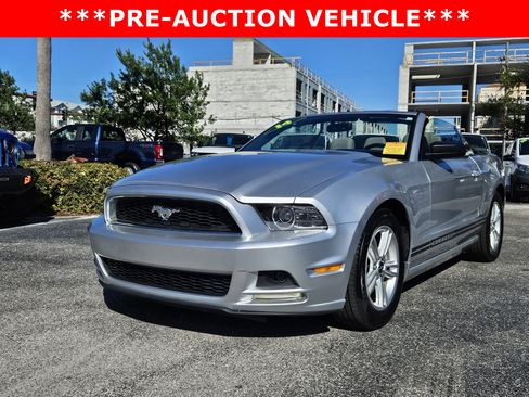 Used 2014 Ford Mustang Convertible w/ Equipment Group 102A image 7