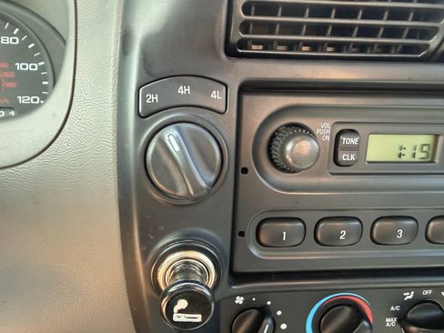 Used 2011 Ford Ranger XL AWD/4WD image 17
