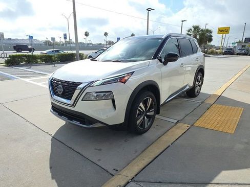 Used 2023 Nissan Rogue SL w/ SL Premium Package image 8