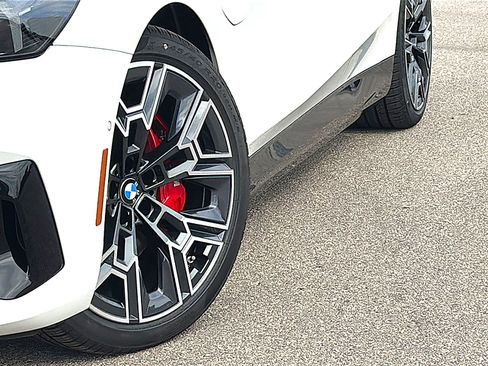 New 2026 BMW 550e xDrive AWD/4WD image 3