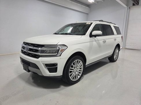 Used 2024 Ford Expedition Limited AWD/4WD image 5
