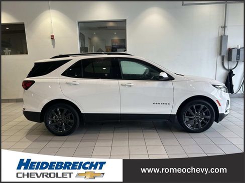 Used 2023 Chevrolet Equinox RS w/ LPO, Floor Liner Package image 2