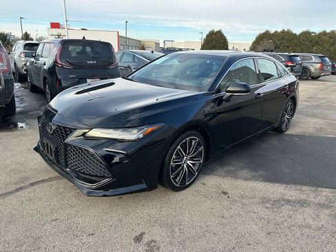 Used 2022 Toyota Avalon Touring image 3