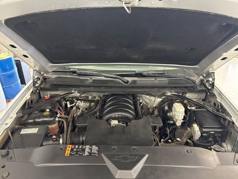 Used 2017 Chevrolet Silverado 1500 LT AWD/4WD image 11