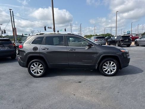 Used 2014 Jeep Cherokee Limited w/ Luxury Group AWD/4WD image 2