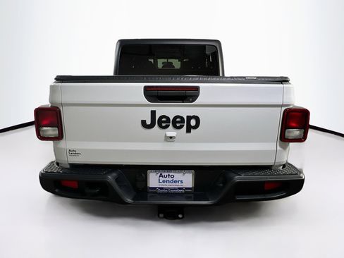 Used 2022 Jeep Gladiator Sport image 6