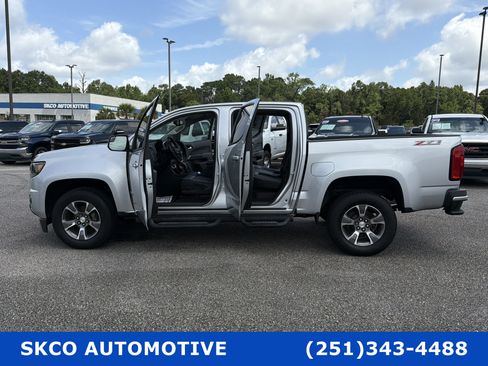 Used 2020 Chevrolet Colorado Z71 RWD image 31