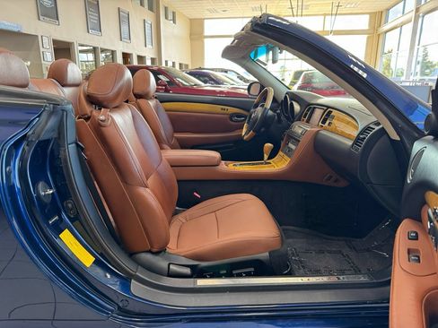 Used 2004 Lexus SC 430 Convertible RWD image 20