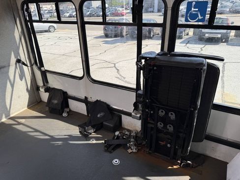 Used 2016 Ford E-450 and Econoline 450 Super Duty w/ Shuttle Bus Prep Package RWD image 15