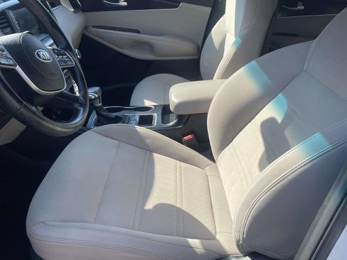 Used 2020 Kia Sorento S FWD image 18