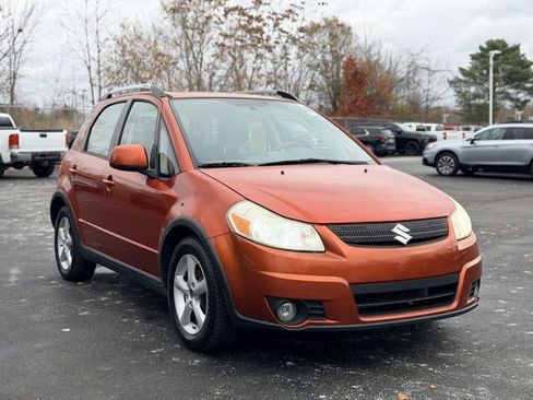 Used 2009 Suzuki SX4 AWD Hatchback w/ Touring Pkg image 2