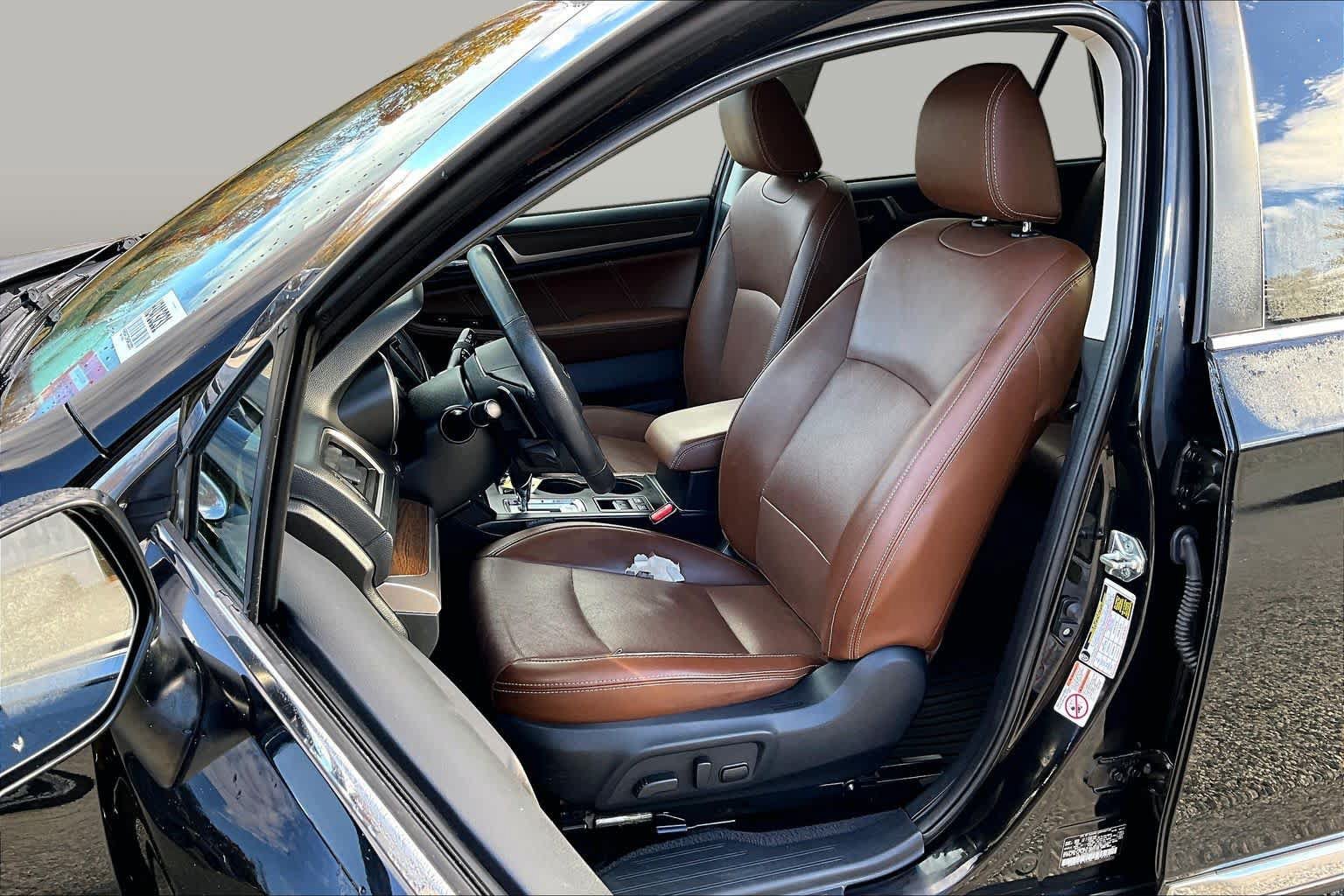 Used 2017 Subaru Outback 2.5i Touring AWD/4WD image 9
