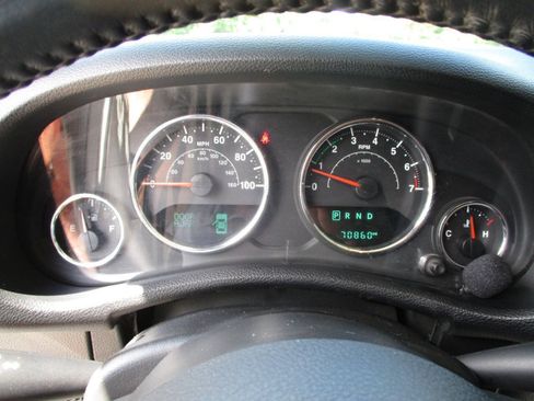 Used 2018 Jeep Wrangler Unlimited Sport S AWD/4WD image 14