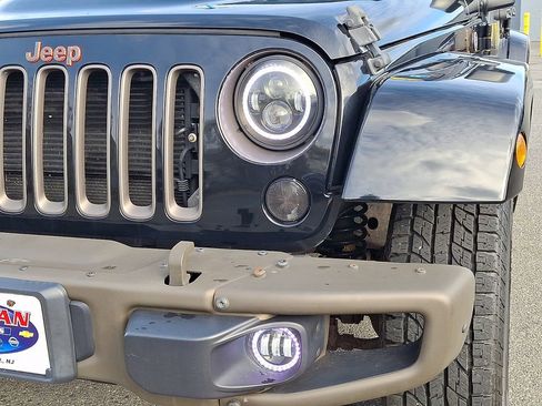 Used 2016 Jeep Wrangler Unlimited Sahara image 9