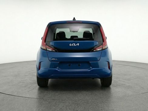 Used 2025 Kia Soul LX w/ LX Technology Package FWD image 7