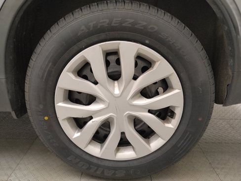Used 2020 Nissan Rogue S FWD image 31