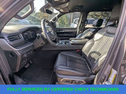 Used 2024 Jeep Wagoneer L Series II w/ Flexible Seating Group image 12