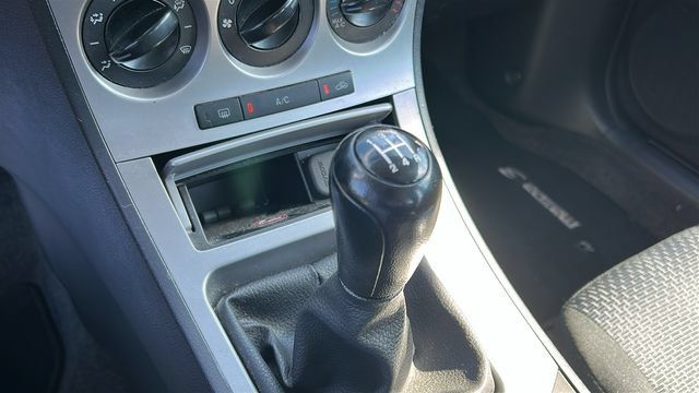 Used 2010 MAZDA MAZDA3 i Sport FWD image 15