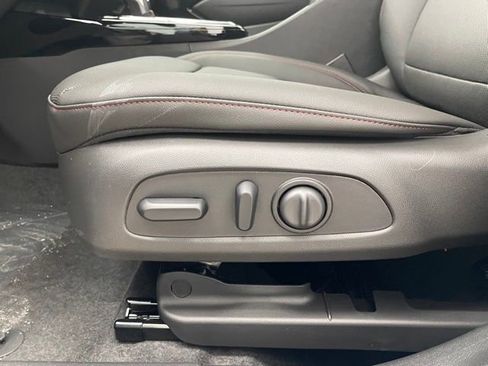 New 2026 Chevrolet Trax RS w/ Sunroof Package image 10